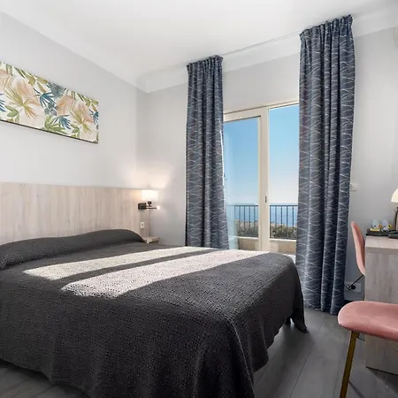 Hotell Miramar 3*